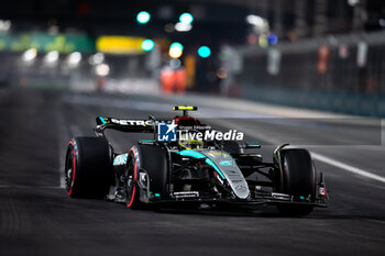 2024-11-23 - 44 HAMILTON Lewis (gbr), Mercedes AMG F1 Team W15, action during the Formula 1 Heineken Silver Las Vegas Grand Prix 2024, 22th round of the 2024 Formula One World Championship from November 21 to 23, 2024 on the Las Vegas Strip Circuit, in Las Vegas, United States of America - F1 - LAS VEGAS GRAND PRIX 2024 - FORMULA 1 - MOTORS