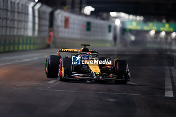 2024-11-23 - 81 PIASTRI Oscar (aus), McLaren F1 Team MCL38, action during the Formula 1 Heineken Silver Las Vegas Grand Prix 2024, 22th round of the 2024 Formula One World Championship from November 21 to 23, 2024 on the Las Vegas Strip Circuit, in Las Vegas, United States of America - F1 - LAS VEGAS GRAND PRIX 2024 - FORMULA 1 - MOTORS