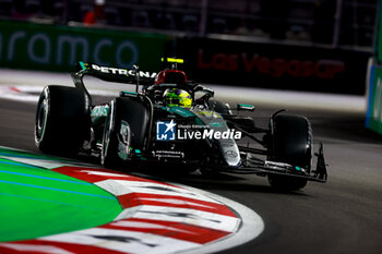 2024-11-23 - 44 HAMILTON Lewis (gbr), Mercedes AMG F1 Team W15, action during the Formula 1 Heineken Silver Las Vegas Grand Prix 2024, 22th round of the 2024 Formula One World Championship from November 21 to 23, 2024 on the Las Vegas Strip Circuit, in Las Vegas, United States of America - F1 - LAS VEGAS GRAND PRIX 2024 - FORMULA 1 - MOTORS