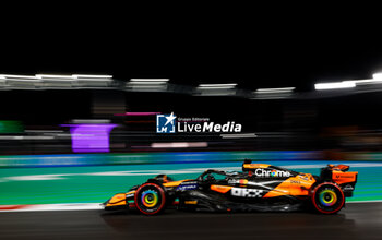 2024-11-23 - 81 PIASTRI Oscar (aus), McLaren F1 Team MCL38, action during the Formula 1 Heineken Silver Las Vegas Grand Prix 2024, 22th round of the 2024 Formula One World Championship from November 21 to 23, 2024 on the Las Vegas Strip Circuit, in Las Vegas, United States of America - F1 - LAS VEGAS GRAND PRIX 2024 - FORMULA 1 - MOTORS