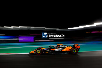 2024-11-23 - 81 PIASTRI Oscar (aus), McLaren F1 Team MCL38, action during the Formula 1 Heineken Silver Las Vegas Grand Prix 2024, 22th round of the 2024 Formula One World Championship from November 21 to 23, 2024 on the Las Vegas Strip Circuit, in Las Vegas, United States of America - F1 - LAS VEGAS GRAND PRIX 2024 - FORMULA 1 - MOTORS