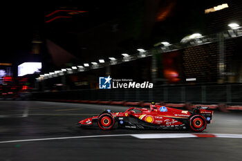 2024-11-23 - 55 SAINZ Carlos (spa), Scuderia Ferrari SF-24, action during the Formula 1 Heineken Silver Las Vegas Grand Prix 2024, 22th round of the 2024 Formula One World Championship from November 21 to 23, 2024 on the Las Vegas Strip Circuit, in Las Vegas, United States of America - F1 - LAS VEGAS GRAND PRIX 2024 - FORMULA 1 - MOTORS