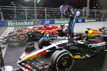 2024-11-24 - VERSTAPPEN Max (ned), Red Bull Racing RB20, portrait celebrating his 4th title during the Formula 1 Heineken Silver Las Vegas Grand Prix 2024, 22th round of the 2024 Formula One World Championship from November 21 to 23, 2024 on the Las Vegas Strip Circuit, in Las Vegas, United States of America - F1 - LAS VEGAS GRAND PRIX 2024 - FORMULA 1 - MOTORS