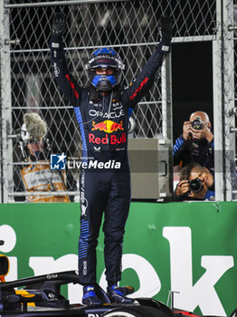 2024-11-24 - VERSTAPPEN Max (ned), Red Bull Racing RB20, portrait celebrating his 4th title during the Formula 1 Heineken Silver Las Vegas Grand Prix 2024, 22th round of the 2024 Formula One World Championship from November 21 to 23, 2024 on the Las Vegas Strip Circuit, in Las Vegas, United States of America - F1 - LAS VEGAS GRAND PRIX 2024 - FORMULA 1 - MOTORS