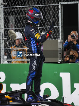 2024-11-24 - VERSTAPPEN Max (ned), Red Bull Racing RB20, portrait celebrating his 4th title during the Formula 1 Heineken Silver Las Vegas Grand Prix 2024, 22th round of the 2024 Formula One World Championship from November 21 to 23, 2024 on the Las Vegas Strip Circuit, in Las Vegas, United States of America - F1 - LAS VEGAS GRAND PRIX 2024 - FORMULA 1 - MOTORS