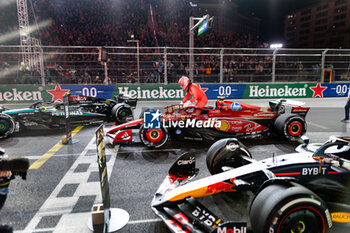 2024-11-24 - SAINZ Carlos (spa), Scuderia Ferrari SF-24, portrait during the Formula 1 Heineken Silver Las Vegas Grand Prix 2024, 22th round of the 2024 Formula One World Championship from November 21 to 23, 2024 on the Las Vegas Strip Circuit, in Las Vegas, United States of America - F1 - LAS VEGAS GRAND PRIX 2024 - FORMULA 1 - MOTORS