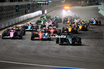 2024-11-24 - Start 55 SAINZ Carlos (spa), Scuderia Ferrari SF-24, action 63 RUSSELL George (gbr), Mercedes AMG F1 Team W15, action 10 GASLY Pierre (fra), Alpine F1 Team A524, action during the Formula 1 Heineken Silver Las Vegas Grand Prix 2024, 22th round of the 2024 Formula One World Championship from November 21 to 23, 2024 on the Las Vegas Strip Circuit, in Las Vegas, United States of America - F1 - LAS VEGAS GRAND PRIX 2024 - FORMULA 1 - MOTORS