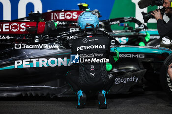 2024-11-24 - RUSSELL George (gbr), Mercedes AMG F1 Team W15, portrait celebrates his victory during the Formula 1 Heineken Silver Las Vegas Grand Prix 2024, 22th round of the 2024 Formula One World Championship from November 21 to 23, 2024 on the Las Vegas Strip Circuit, in Las Vegas, United States of America - F1 - LAS VEGAS GRAND PRIX 2024 - FORMULA 1 - MOTORS