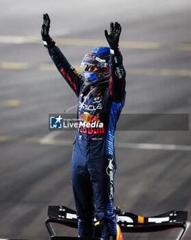 2024-11-24 - VERSTAPPEN Max (ned), Red Bull Racing RB20, portrait celebrating his 4th world champion title during the Formula 1 Heineken Silver Las Vegas Grand Prix 2024, 22th round of the 2024 Formula One World Championship from November 21 to 23, 2024 on the Las Vegas Strip Circuit, in Las Vegas, United States of America - F1 - LAS VEGAS GRAND PRIX 2024 - FORMULA 1 - MOTORS