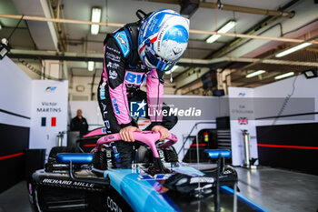 2024-03-02 - MARTINS Victor (fra), ART Grand Prix, Dallara F2 2024, portrait during the 1st round of the 2024 FIA Formula 2 Championship from February 29 to March 2, 2023 on the Bahrain International Circuit, in Sakhir, Bahrain - AUTO - FORMULA 2 2024 - BAHRAIN - FORMULA 2 - MOTORS