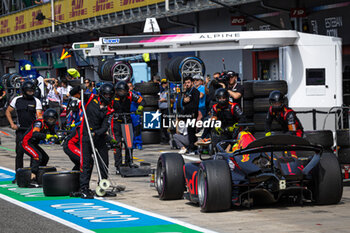 2024-05-19 - Pit stop, 20 HADJAR Isack (fra), Campos Racing, Dallara F2 2024, action during the 4th round of the 2024 FIA Formula 2 Championship from May 17 to 19, 2024 on the Autodromo Enzo e Dino Ferrari, in Imola, Italy - AUTO - FORMULA 2 2024 - IMOLA - FORMULA 2 - MOTORS