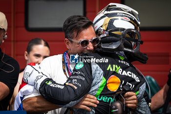 2024-05-19 - Celebration DURKSEN Joshua (pry), PHM AIX Racing, Dallara F2 2024, portrait during the 4th round of the 2024 FIA Formula 2 Championship from May 17 to 19, 2024 on the Autodromo Enzo e Dino Ferrari, in Imola, Italy - AUTO - FORMULA 2 2024 - IMOLA - FORMULA 2 - MOTORS