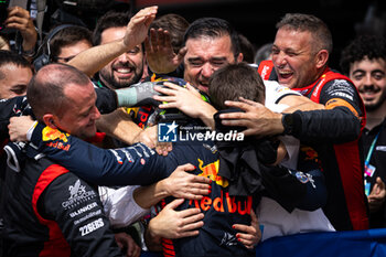 2024-05-19 - Celebration, HADJAR Isack (fra), Campos Racing, Dallara F2 2024, portrait during the 4th round of the 2024 FIA Formula 2 Championship from May 17 to 19, 2024 on the Autodromo Enzo e Dino Ferrari, in Imola, Italy - AUTO - FORMULA 2 2024 - IMOLA - FORMULA 2 - MOTORS