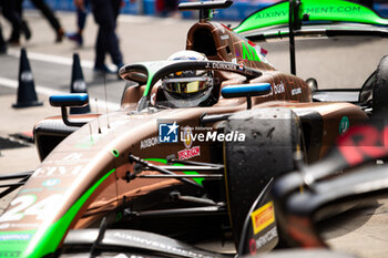 2024-05-19 - DURKSEN Joshua (pry), PHM AIX Racing, Dallara F2 2024, portrait during the 4th round of the 2024 FIA Formula 2 Championship from May 17 to 19, 2024 on the Autodromo Enzo e Dino Ferrari, in Imola, Italy - AUTO - FORMULA 2 2024 - IMOLA - FORMULA 2 - MOTORS