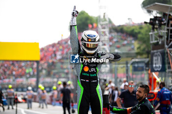 2024-05-19 - DURKSEN Joshua (pry), PHM AIX Racing, Dallara F2 2024, portrait during the 4th round of the 2024 FIA Formula 2 Championship from May 17 to 19, 2024 on the Autodromo Enzo e Dino Ferrari, in Imola, Italy - AUTO - FORMULA 2 2024 - IMOLA - FORMULA 2 - MOTORS