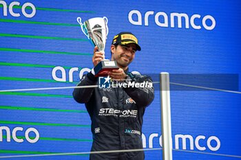 2024-06-22 - CORREA Juan Manuel (usa), DAMS Lucas Oil, Dallara F2 2024, portrait, podium during the 6th round of the 2024 FIA Formula 2 Championship from June 21 to 23, 2024 on the Circuit de Barcelona-Catalunya, in Montmeló, Spain - AUTO - FORMULA 2 2024 - BARCELONA - FORMULA 2 - MOTORS