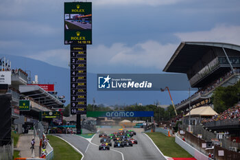 2024-06-22 - 01 MARTINS Victor (fra), ART Grand Prix, Dallara F2 2024, 06 MIYATA Ritomo (jpn), Rodin Motorsport, Dallara F2 2024, 08 CORREA Juan Manuel (usa), DAMS Lucas Oil, Dallara F2 2024, action, start, depart, during the 6th round of the 2024 FIA Formula 2 Championship from June 21 to 23, 2024 on the Circuit de Barcelona-Catalunya, in Montmeló, Spain - AUTO - FORMULA 2 2024 - BARCELONA - FORMULA 2 - MOTORS