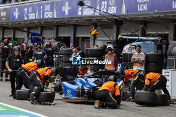 2024-06-23 - 12 COLAPINTO Franco (arg), MP Motorsport, Dallara F2 2024, action pitstop during the 6th round of the 2024 FIA Formula 2 Championship from June 21 to 23, 2024 on the Circuit de Barcelona-Catalunya, in Montmeló, Spain - AUTO - FORMULA 2 2024 - BARCELONA - FORMULA 2 - MOTORS