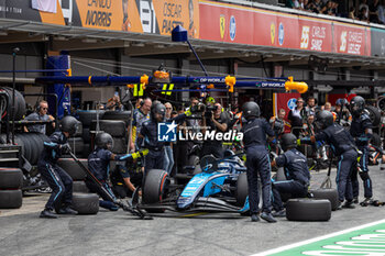 2024-06-23 - 08 CORREA Juan Manuel (usa), DAMS Lucas Oil, Dallara F2 2024, action, pitstop during the 6th round of the 2024 FIA Formula 2 Championship from June 21 to 23, 2024 on the Circuit de Barcelona-Catalunya, in Montmeló, Spain - AUTO - FORMULA 2 2024 - BARCELONA - FORMULA 2 - MOTORS