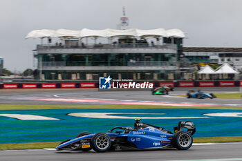 2024-07-05 - 17 ARON Paul (est), Hitech Pulse-Eigt, Dallara F2 2024, action during the 8th round of the 2024 FIA Formula 2 Championship from July 5 to 7, 2024 on the Silverstone Circuit, in Silverstone, United Kingdom - AUTO - FORMULA 2 2024 - SILVERSTONE - FORMULA 2 - MOTORS