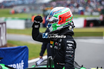 2024-07-06 - ANTONELLI Andrea Kimi (ita), Prema Racing, Dallara F2 2024, portrait celebration during the 8th round of the 2024 FIA Formula 2 Championship from July 5 to 7, 2024 on the Silverstone Circuit, in Silverstone, United Kingdom - AUTO - FORMULA 2 2024 - SILVERSTONE - FORMULA 2 - MOTORS