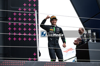 2024-07-06 - ANTONELLI Andrea Kimi (ita), Prema Racing, Dallara F2 2024, portrait celebration during the 8th round of the 2024 FIA Formula 2 Championship from July 5 to 7, 2024 on the Silverstone Circuit, in Silverstone, United Kingdom - AUTO - FORMULA 2 2024 - SILVERSTONE - FORMULA 2 - MOTORS