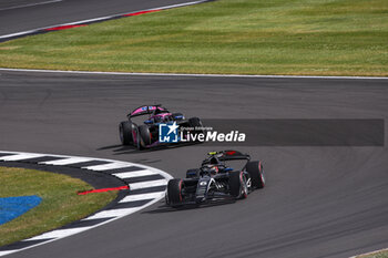 2024-07-07 - 06 MIYATA Ritomo (jpn), Rodin Motorsport, Dallara F2 2024, 01 MARTINS Victor (fra), ART Grand Prix, Dallara F2 2024, action during the 8th round of the 2024 FIA Formula 2 Championship from July 5 to 7, 2024 on the Silverstone Circuit, in Silverstone, United Kingdom - AUTO - FORMULA 2 2024 - SILVERSTONE - FORMULA 2 - MOTORS