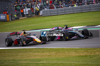 2024-07-07 - 20 HADJAR Isack (fra), Campos Racing, Dallara F2 2024, 01 MARTINS Victor (fra), ART Grand Prix, Dallara F2 2024, action during the 8th round of the 2024 FIA Formula 2 Championship from July 5 to 7, 2024 on the Silverstone Circuit, in Silverstone, United Kingdom - AUTO - FORMULA 2 2024 - SILVERSTONE - FORMULA 2 - MOTORS