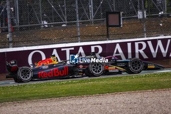 2024-07-07 - 20 HADJAR Isack (fra), Campos Racing, Dallara F2 2024, 01 MARTINS Victor (fra), ART Grand Prix, Dallara F2 2024, action during the 8th round of the 2024 FIA Formula 2 Championship from July 5 to 7, 2024 on the Silverstone Circuit, in Silverstone, United Kingdom - AUTO - FORMULA 2 2024 - SILVERSTONE - FORMULA 2 - MOTORS