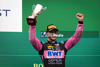 2024-07-20 - MARTINS Victor (fra), ART Grand Prix, Dallara F2 2024, portrait, podium during the 9th round of the 2024 FIA Formula 2 Championship from July 19 to 21, 2024 on the Hungaroring, in Mogyorod, Hungary - AUTO - FORMULA 2 2024 - HUNGARORING - FORMULA 2 - MOTORS