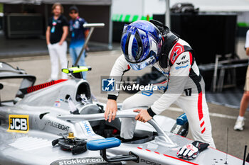 2024-07-21 - ARON Paul (est), Hitech Pulse-Eigt, Dallara F2 2024, portrait during the 9th round of the 2024 FIA Formula 2 Championship from July 19 to 21, 2024 on the Hungaroring, in Mogyorod, Hungary - AUTO - FORMULA 2 2024 - HUNGARORING - FORMULA 2 - MOTORS