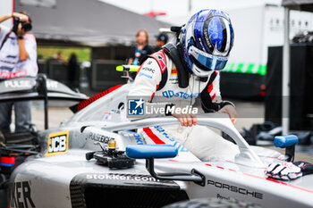 2024-07-21 - ARON Paul (est), Hitech Pulse-Eigt, Dallara F2 2024, portrait during the 9th round of the 2024 FIA Formula 2 Championship from July 19 to 21, 2024 on the Hungaroring, in Mogyorod, Hungary - AUTO - FORMULA 2 2024 - HUNGARORING - FORMULA 2 - MOTORS