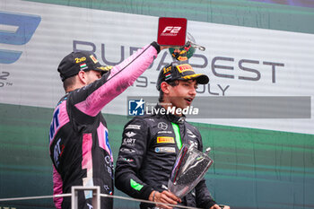 2024-07-21 - ANTONELLI Andrea Kimi (ita), Prema Racing, Dallara F2 2024, MARTINS Victor (fra), ART Grand Prix, Dallara F2 2024, portrait podium during the 9th round of the 2024 FIA Formula 2 Championship from July 19 to 21, 2024 on the Hungaroring, in Mogyorod, Hungary - AUTO - FORMULA 2 2024 - HUNGARORING - FORMULA 2 - MOTORS