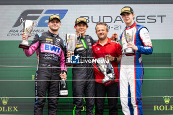 2024-07-21 - ANTONELLI Andrea Kimi (ita), Prema Racing, Dallara F2 2024, MARTINS Victor (fra), ART Grand Prix, Dallara F2 2024 and VERSCHOOR Richard (nld), Trident, Dallara F2 2024, portrait, podium during the 9th round of the 2024 FIA Formula 2 Championship from July 19 to 21, 2024 on the Hungaroring, in Mogyorod, Hungary - AUTO - FORMULA 2 2024 - HUNGARORING - FORMULA 2 - MOTORS