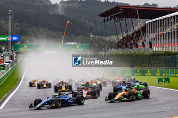 2024-07-27 - 02 O'SULLIVAN Zak (gbr), ART Grand Prix, Dallara F2 2024, 11 HAUGER Dennis (nor), MP Motorsport, Dallara F2 2024, action start, depart, during the 10th round of the 2024 FIA Formula 2 Championship from July 26 to 28, 2024 on the Circuit de Spa-Francorchamps, in Stavelot, Belgium - AUTO - FORMULA 2 2024 - SPA-FRANCORCHAMPS - FORMULA 2 - MOTORS