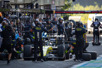 2024-07-28 - 10 BORTOLETO Gabriel (bra), Invicta Racing, Dallara F2 2024, action, pitstop during the 10th round of the 2024 FIA Formula 2 Championship from July 26 to 28, 2024 on the Circuit de Spa-Francorchamps, in Stavelot, Belgium - AUTO - FORMULA 2 2024 - SPA-FRANCORCHAMPS - FORMULA 2 - MOTORS