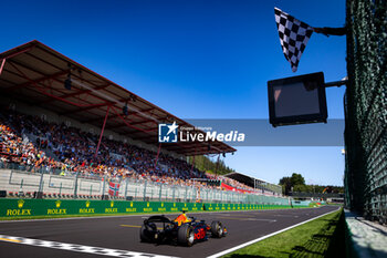 2024-07-28 - 20 HADJAR Isack (fra), Campos Racing, Dallara F2 2024, action, checkered flag, drapeau during the 10th round of the 2024 FIA Formula 2 Championship from July 26 to 28, 2024 on the Circuit de Spa-Francorchamps, in Stavelot, Belgium - AUTO - FORMULA 2 2024 - SPA-FRANCORCHAMPS - FORMULA 2 - MOTORS