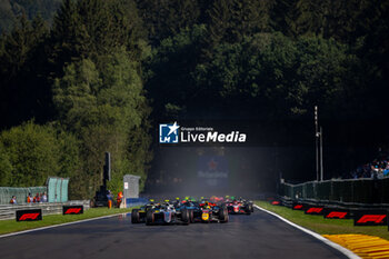 2024-07-28 - 17 ARON Paul (est), Hitech Pulse-Eigt, Dallara F2 2024, 20 HADJAR Isack (fra), Campos Racing, Dallara F2 2024, action, start, depart, during the 10th round of the 2024 FIA Formula 2 Championship from July 26 to 28, 2024 on the Circuit de Spa-Francorchamps, in Stavelot, Belgium - AUTO - FORMULA 2 2024 - SPA-FRANCORCHAMPS - FORMULA 2 - MOTORS