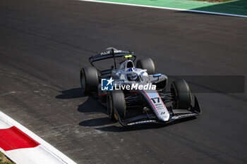 2024-08-30 - 17 ARON Paul (est), Hitech Pulse-Eigt, Dallara F2 2024, action during the 11th round of the 2024 FIA Formula 2 Championship from August 30 to September 1, 2024 on the Autodromo Nazionale Monza, in Monza, Italy - AUTO - FORMULA 2 2024 - MONZA - FORMULA 2 - MOTORS