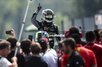 2024-08-31 - DURKSEN Joshua (pry), PHM AIX Racing, Dallara F2 2024, portrait celebration during the 11th round of the 2024 FIA Formula 2 Championship from August 30 to September 1, 2024 on the Autodromo Nazionale Monza, in Monza, Italy - AUTO - FORMULA 2 2024 - MONZA - FORMULA 2 - MOTORS