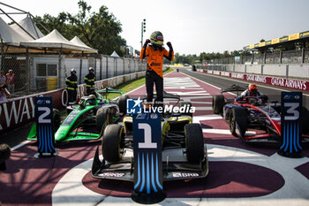 2024-09-01 - BORTOLETO Gabriel (bra), Invicta Racing, Dallara F2 2024, portrait celebrates his victory during the 11th round of the 2024 FIA Formula 2 Championship from August 30 to September 1, 2024 on the Autodromo Nazionale Monza, in Monza, Italy - AUTO - FORMULA 2 2024 - MONZA - FORMULA 2 - MOTORS