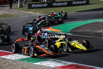 2024-09-01 - 15 VILLAGOMEZ Rafael (mex), Van Amersfoort Racing, Dallara F2 2024, action 09 MAINI Kush (ind), Invicta Racing, Dallara F2 2024, action during the 11th round of the 2024 FIA Formula 2 Championship from August 30 to September 1, 2024 on the Autodromo Nazionale Monza, in Monza, Italy - AUTO - FORMULA 2 2024 - MONZA - FORMULA 2 - MOTORS