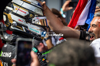 2024-09-14 - DURKSEN Joshua (pry), PHM AIX Racing, Dallara F2 2024, portrait Parc ferme celebration during the 12th round of the 2024 FIA Formula 2 Championship from September 13 to 15, 2024 on the Baku City Circuit, in Baku, Azerbaijan - AUTO - FORMULA 2 2024 - BAKU - FORMULA 2 - MOTORS