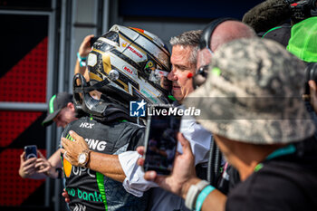 2024-09-14 - DURKSEN Joshua (pry), PHM AIX Racing, Dallara F2 2024, portrait Parc ferme celebration during the 12th round of the 2024 FIA Formula 2 Championship from September 13 to 15, 2024 on the Baku City Circuit, in Baku, Azerbaijan - AUTO - FORMULA 2 2024 - BAKU - FORMULA 2 - MOTORS