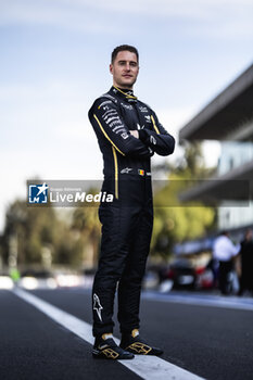 2024-01-11 - VANDOORNE Stoffel (bel), DS Penske, DS E-Tense FE23, portrait during the 2024 Hankook Mexico City ePrix, 1st meeting of the 2023-24 ABB FIA Formula E World Championship, on the Autodromo Hermanos Rodriguez from January 11 to 13, in Mexico City, Mexico - 2024 FORMULA E HANKOOK MEXICO CITY EPRIX - FORMULA E - MOTORS