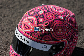 2024-01-11 - Nissan Formula E Team, Nissan e-4ORCE 04 art helmet during the 2024 Hankook Mexico City ePrix, 1st meeting of the 2023-24 ABB FIA Formula E World Championship, on the Autodromo Hermanos Rodriguez from January 11 to 13, in Mexico City, Mexico - 2024 FORMULA E HANKOOK MEXICO CITY EPRIX - FORMULA E - MOTORS