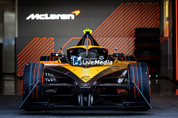 2024-01-11 - 05 HUGHES Jake (gbr), NEOM McLaren Formula E Team, Nissan e-4ORCE 04, ambiance during the 2024 Hankook Mexico City ePrix, 1st meeting of the 2023-24 ABB FIA Formula E World Championship, on the Autodromo Hermanos Rodriguez from January 11 to 13, in Mexico City, Mexico - 2024 FORMULA E HANKOOK MEXICO CITY EPRIX - FORMULA E - MOTORS