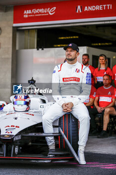 2024-01-11 - DENNIS Jake (gbr), Andretti Global, Porsche 99X Electric, portrait during the 2024 Hankook Mexico City ePrix, 1st meeting of the 2023-24 ABB FIA Formula E World Championship, on the Autodromo Hermanos Rodriguez from January 11 to 13, in Mexico City, Mexico - 2024 FORMULA E HANKOOK MEXICO CITY EPRIX - FORMULA E - MOTORS