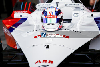 2024-01-11 - 01 DENNIS Jake (gbr), Andretti Global, Porsche 99X Electric, helmet during the 2024 Hankook Mexico City ePrix, 1st meeting of the 2023-24 ABB FIA Formula E World Championship, on the Autodromo Hermanos Rodriguez from January 11 to 13, in Mexico City, Mexico - 2024 FORMULA E HANKOOK MEXICO CITY EPRIX - FORMULA E - MOTORS