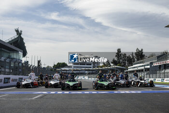 2024-01-11 - Drivers family picture during the 2024 Hankook Mexico City ePrix, 1st meeting of the 2023-24 ABB FIA Formula E World Championship, on the Autodromo Hermanos Rodriguez from January 11 to 13, in Mexico City, Mexico - 2024 FORMULA E HANKOOK MEXICO CITY EPRIX - FORMULA E - MOTORS